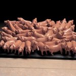 lizhanyang-Group of pigs colored fiberglass 51x11x42cm 2005