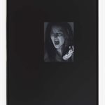 Axelle de Mille，12月3日  油画，哑光黑色有机玻璃，抛光铝框  45,1 x 34,9 x 3,8 cm